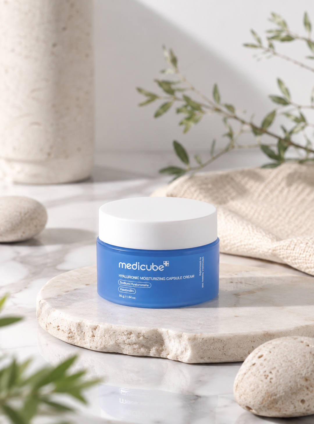 Medicube Hyaluronic Moisturizing Capsule Cream 55g