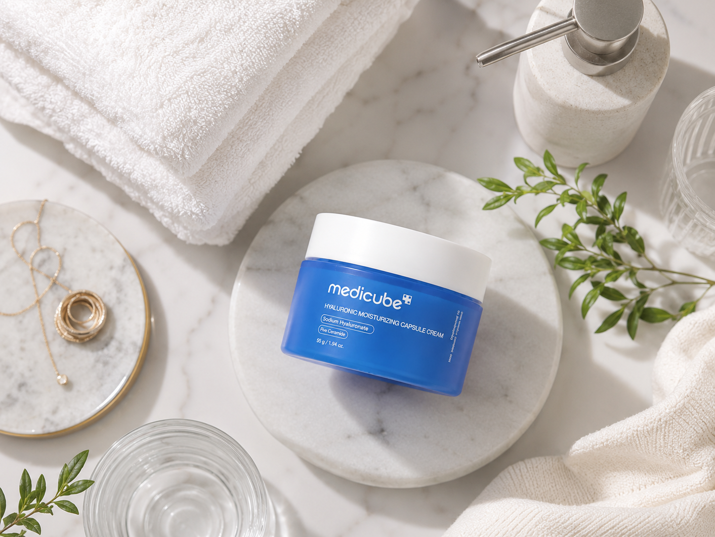 Medicube Hyaluronic Moisturizing Capsule Cream 55g
